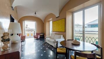 Leilighet, 3 soverom | Oppholdsområde | TV