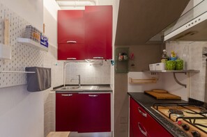 Private kitchen - JOIVY Apt For 5, Close To 2 Beaches In Sestri Levante (Sestri Levante)