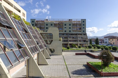 JOIVY Spacious Apt For 6, Near Train Station And Beach