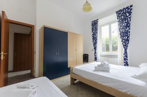 Apartment | 2 bedrooms, free WiFi - JOIVY Family Apt For 6, Right Next To The Beach (Finale Ligure)