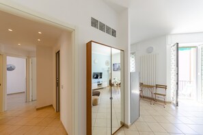 Hallway - JOIVY Apt For 6, Near Centre, Beach And Train Station (Sestri Levante)