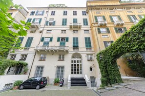 Exterior - JOIVY Perfect Central Flat with Parking (Genoa)
