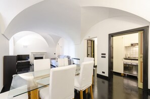 Apartment, 1 Double Bed with Sofa bed | Private kitchen - JOIVY Perfect Central Flat with Parking (Genoa)