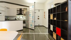 Unclassified image, 3 of 33, button - JOIVY Vibrant Apt For 6, Close To The Aquarium Of Genoa (Genoa)