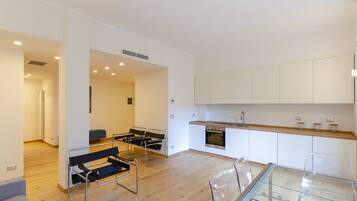 Apartment, 3 Bedrooms | Private kitchen