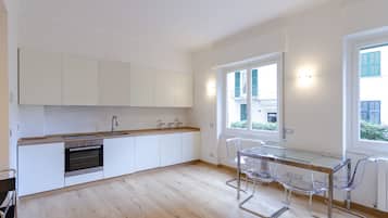 Apartment, 3 Bedrooms | Private kitchen