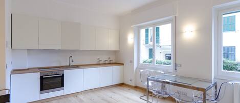 Apartment, 3 Bedrooms | Private kitchen