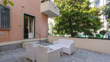 Apartment | Terrace/patio