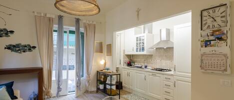 Appartement | Cuisine privée | Réfrigérateur, micro-ondes, plaque de cuisson, machine à expresso