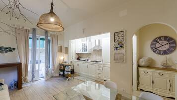 Apartemen | Area keluarga | TV layar datar