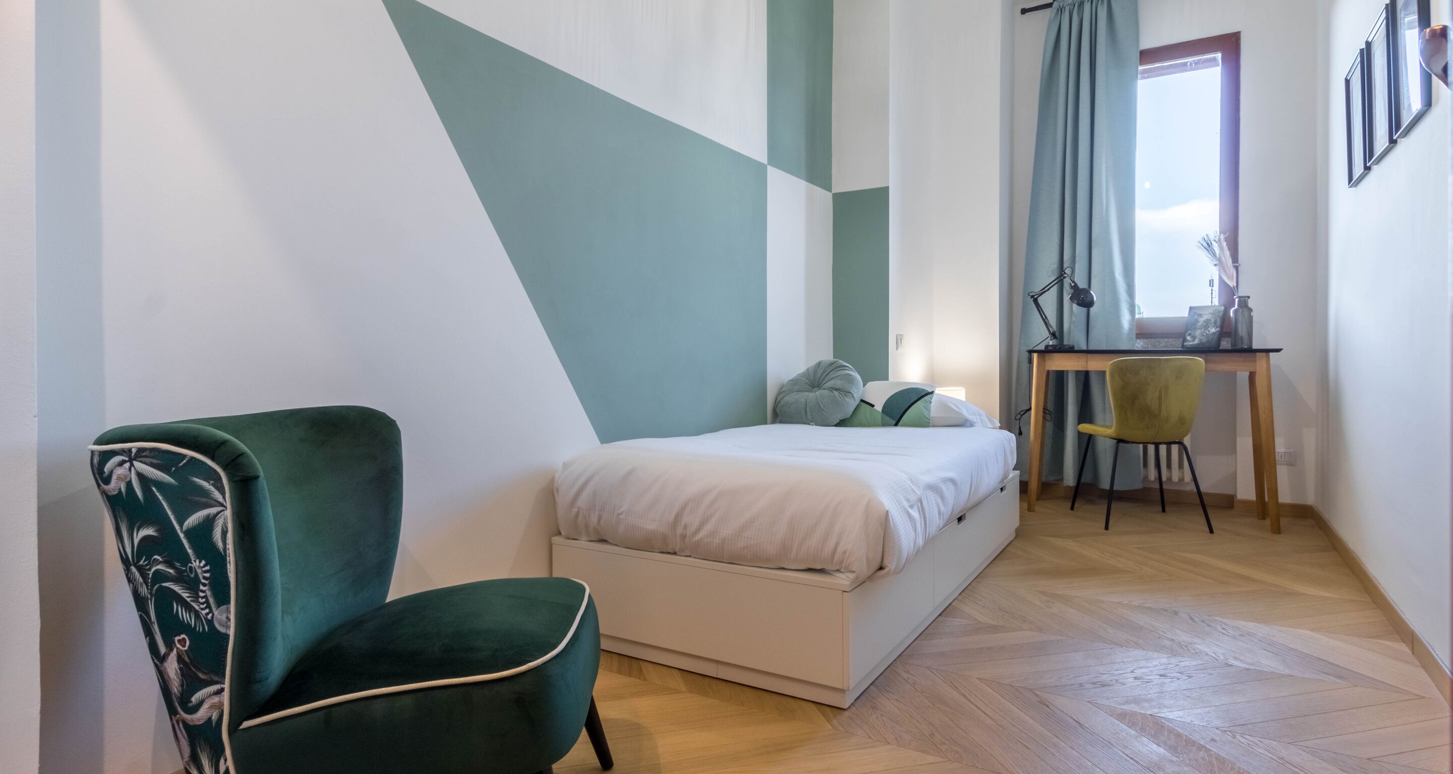 Apartment | 2 bedrooms, desk, laptop workspace, iron/ironing board