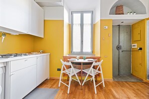 Apartment | In-room dining - JOIVY Bright And Cozy Studio For 2 In Porta Genova (Milan)