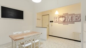 Living area - JOIVY Charming Apt For 4 In Historical Centre Of Genoa (Genoa)