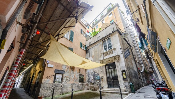 Front of property - JOIVY Charming Apt For 4 In Historical Centre Of Genoa (Genoa)
