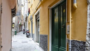 Front of property - JOIVY Charming Apt For 4 In Historical Centre Of Genoa (Genoa)