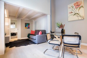 Living area - JOIVY Gorgeous Loft For 4 Near Arco Della Pace (Milan)