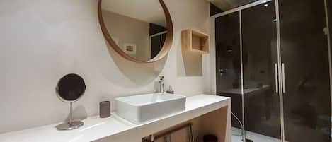 Shower, towels