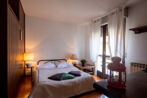 1 bedroom, bed sheets - JOIVY Apt W/Free Parking Next To Ski Lift In Frabosa Soprana (Frabosa Soprana)