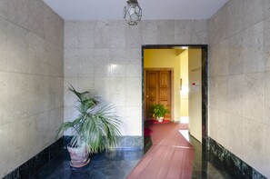 Hallway - JOIVY Apt For 7 Perfect For Families Close To Beaches (Genoa)
