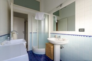 Appartement, 3 chambres, balcon, vue ville | Salle de bain