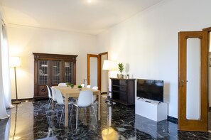 Living area - JOIVY Apt For 7 Perfect For Families Close To Beaches (Genoa)