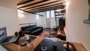 Unclassified image, 2 of 27, button - JOIVY Stylish Loft For 4 In Famous Navigli District (Milan)