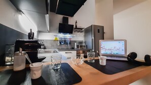 Unclassified image, 4 of 27, button - JOIVY Stylish Loft For 4 In Famous Navigli District (Milan)