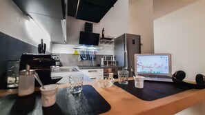 Private kitchen - JOIVY Stylish Loft For 4 In Famous Navigli District (Milan)