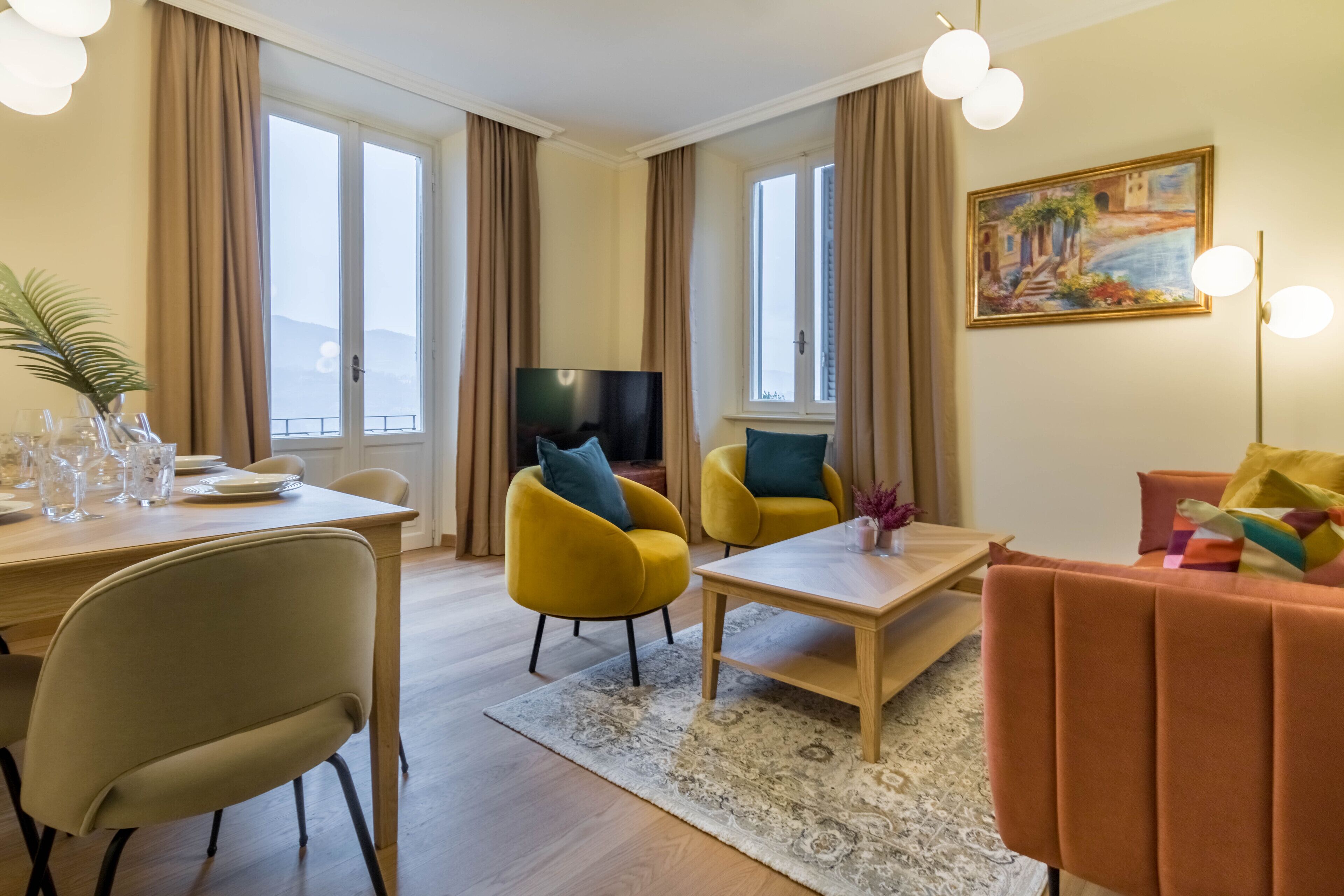 Apartment, 2 Schlafzimmer, Terrasse | Wohnbereich | 32-Zoll-Flachbildfernseher mit Kabelempfang, Fernseher