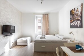 1 bedroom, free WiFi - JOIVY Bright Studio For 2 Next To Milano Centrale (Milan)