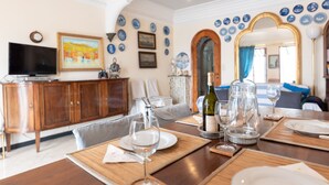 Dining - JOIVY Appartamento Gardenia Con 3 Terrazzi Sul Mare A Santa Margherita Ligure (Santa Margherita Ligure)