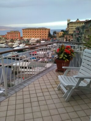 Apartment | Terrace/patio - JOIVY Appartamento Gardenia Con 3 Terrazzi Sul Mare A Santa Margherita Ligure (Santa Margherita Ligure)