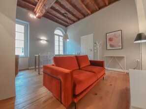 Apartment | Living area - JOIVY Fulcorina Sforza Splendid flat in Central Milan (Milan)