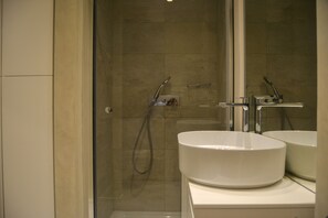 Apartment | Badezimmer | Handtücher