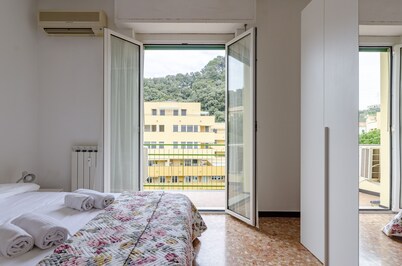 JOIVY Family Flat W/Terrace & Parking Near Beach