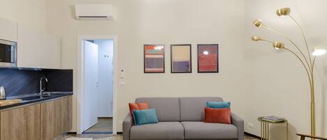 Departamento | Área de sala de estar | Televisión de pantalla plana de 20 pulgadas con canales por cable