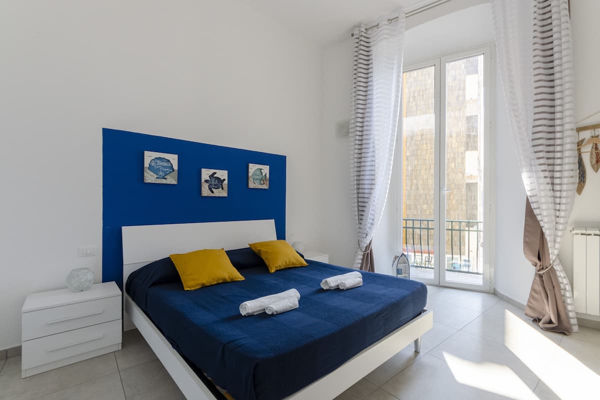 Apartamento, 1 quarto, vista para a marina | 1 quarto, espaço de trabalho para notebook