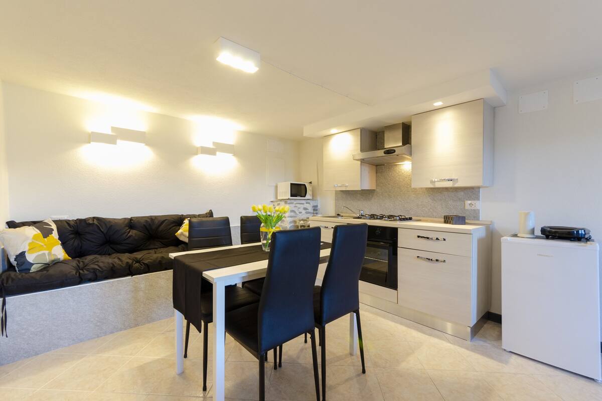 Apartment | Eigene Küche | Mini-Kühlschrank, Mikrowelle, Ofen, Herdplatte