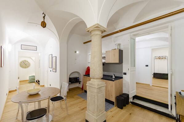 Appartement | Cuisine privée | Mini réfrigérateur, micro-ondes, plaque de cuisson