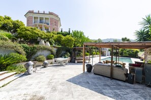 Außenpool (je nach Saison geöffnet)