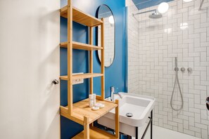 Apartment | Bathroom - JOIVY Superb Studio In The Centre Of Milan (Milan)
