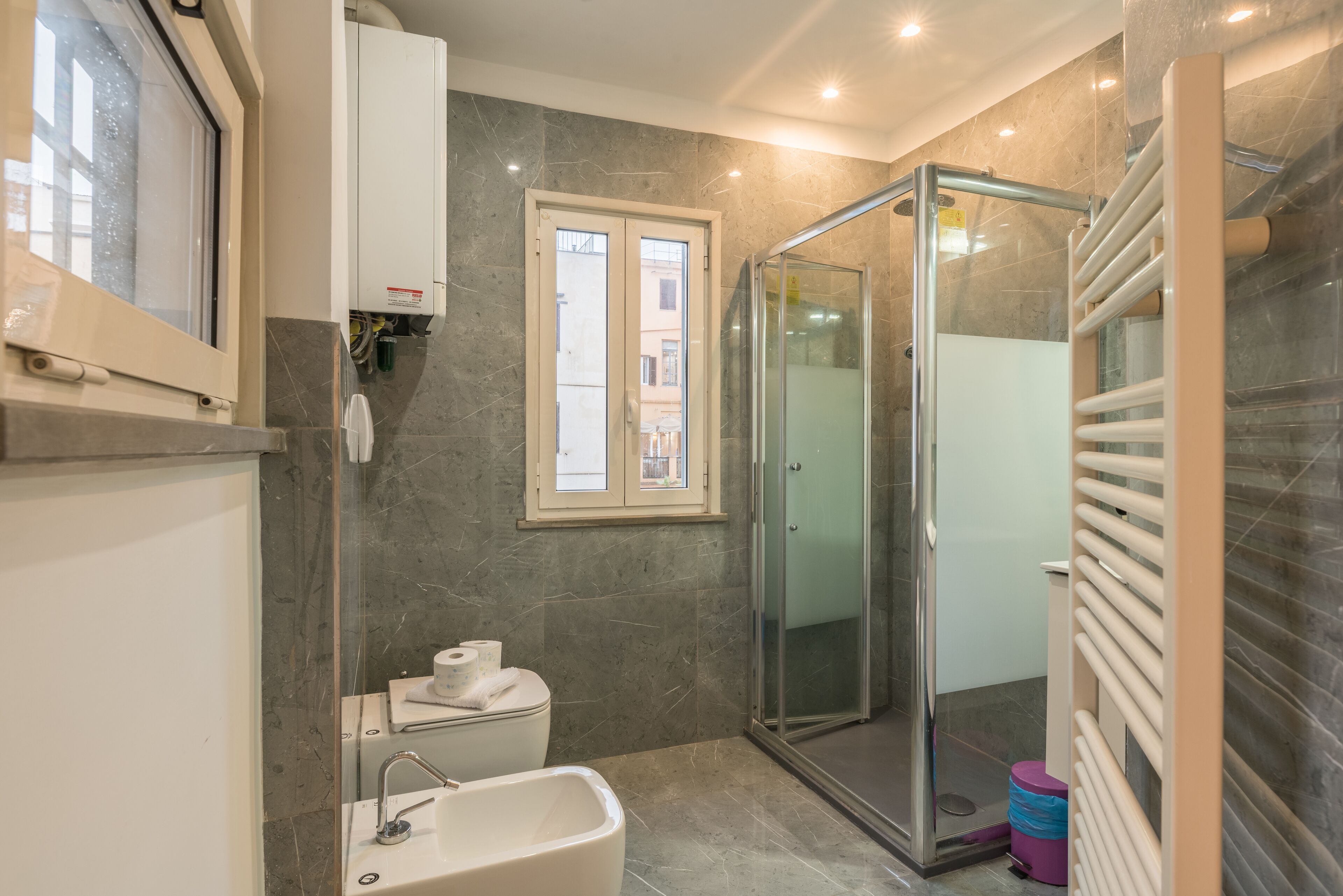 Apartment, 1 Double Bed with Sofa bed | Bathroom | Shower, free toiletries, hair dryer, bidet
