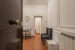 Exterior - JOIVY Trevi Fountain's relais (Rome)