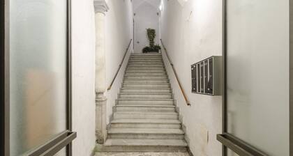 JOIVY Great Flat Near Aquarium