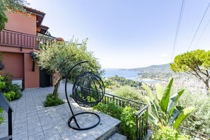 Apartment | Terrace/patio