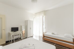 Apartment | 2 Schlafzimmer, laptopgeeigneter Arbeitsplatz, Bügeleisen/Bügelbrett