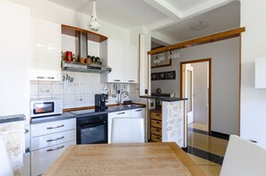 Apartment | Eigene Küche | Espressomaschine, Wasserkocher mit Kaffee-/Teezubehör, Wasserkocher