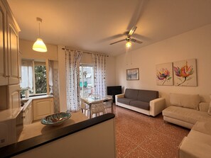 Apartment | 1 bedroom, desk, laptop workspace, blackout drapes - JOIVY Blue Liguria (Rapallo)