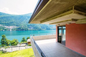 Balcony view - JOIVY Villa Riflessi Sul Lago (Laglio)