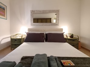Apartment | 2 bedrooms, desk, laptop workspace, blackout curtains - JOIVY Villa Milva W/ Car Park Beside The Beach (Santa Margherita Ligure)